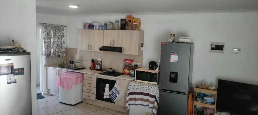 2 Bedroom Property for Sale in Cravenby Western Cape